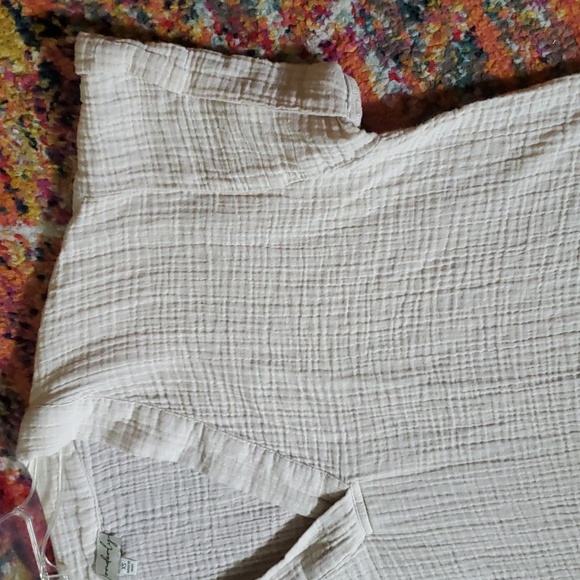 Wonderbody lightweight cotton v-neck short sleeve blouse - Picture 10 of 12